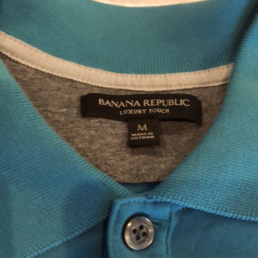 Banana Republic men’s short sleeve shirt. Like new. Size Med.